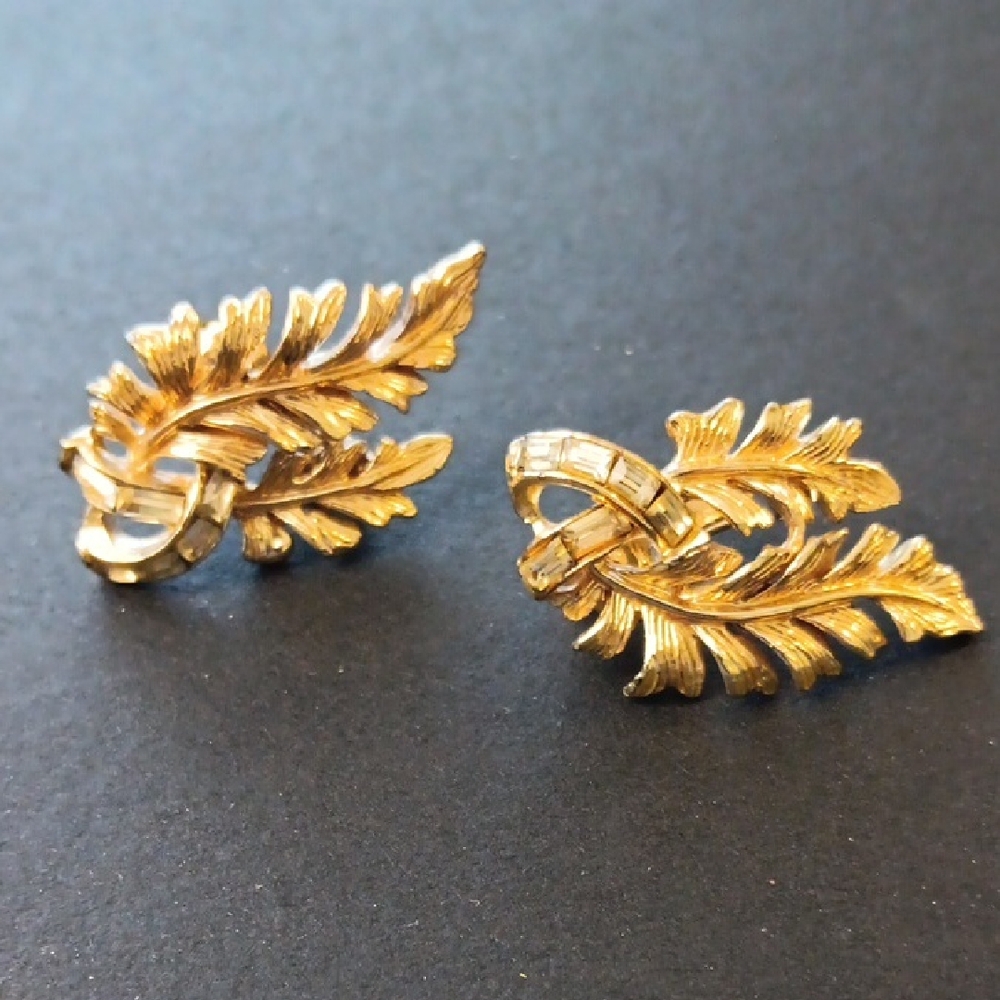 Vintage 50s/60s Leaf/feather Motif Clip Eartings